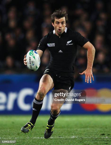 Conrad Smith of the All Blacks in action during quarter final four of the 2011 IRB Rugby World Cup between New Zealand and Argentina at Eden Park on...