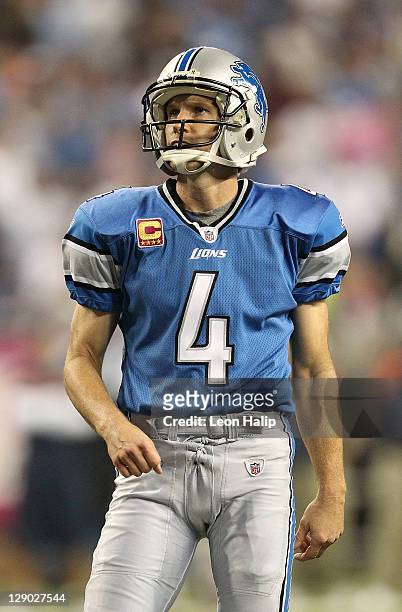 Jason Hanson of the Detroit Lions lines up a fourth quarter field goal during the game against the Chicago Bears at Ford Field on October 10, 2011 in...