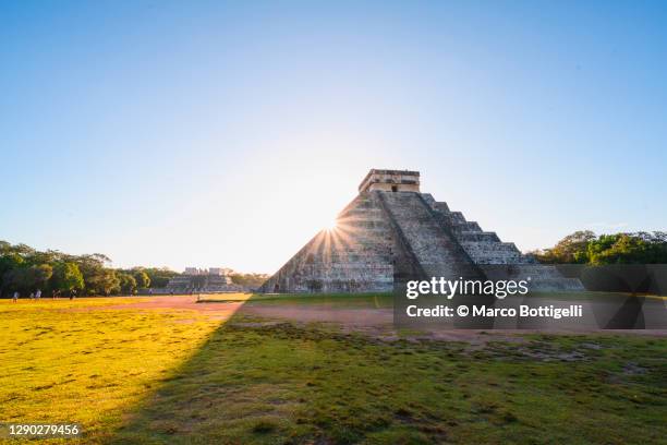 chichen itza archaeological site, mexico - mayan pyramid stock pictures, royalty-free photos & images