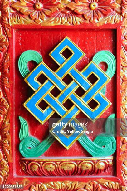 endless knot - eternity knot stock pictures, royalty-free photos & images
