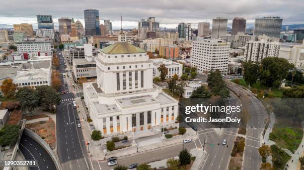 alameda county superior court - oakland california skyline stock pictures, royalty-free photos & images