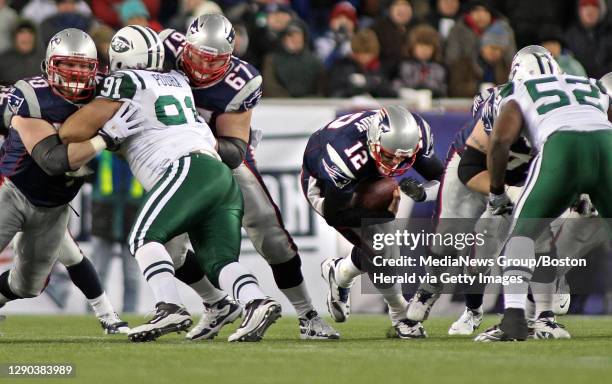 Foxboro, MA)New England Patriots quarterback Tom Brady on the keeper in the 2nd quarter.The New England Patriots take on the New York Jets during...