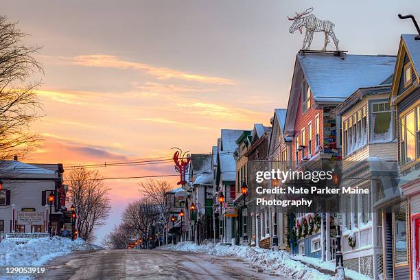 maine street - maine winter stock pictures, royalty-free photos & images