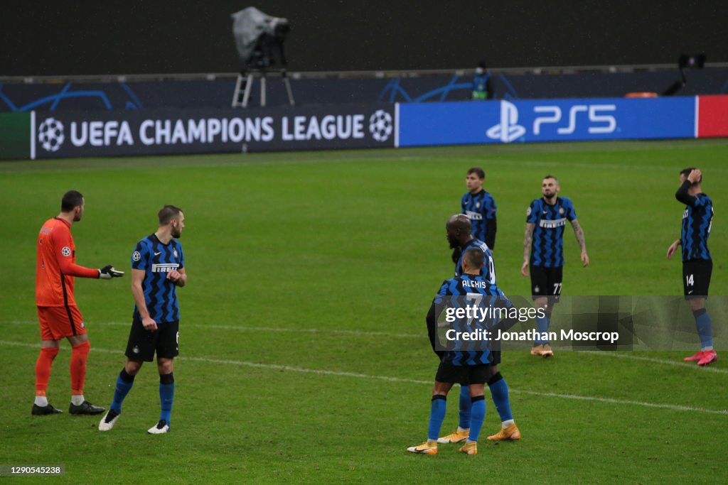 FC Internazionale v Shakhtar Donetsk: Group B - UEFA Champions League
