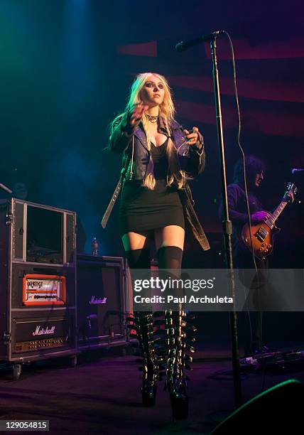 Pretty Concert The Pretty Reckless In Concert Los Angeles Ca Photos and Premium High ...