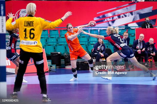 Katrine Lunde of Norway, Laura Van Der Heijden of Netherlands, Henny Ella Reistad of Norway during the Women's EHF Euro 2020 match between...