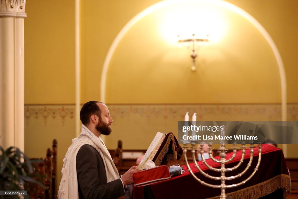 Sydney's Jewish Community Celebrate Hanukkah As COVID-19 Restrictions Ease in Australia