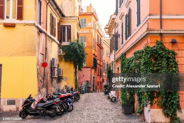 street in trastevere neighbourhood, rome, italy - trastevere ストックフォトと画像