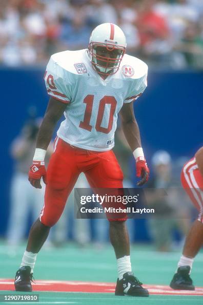 Mikem Minter Mike Minter of the Nebraska Cornhuskers in position during a college ...