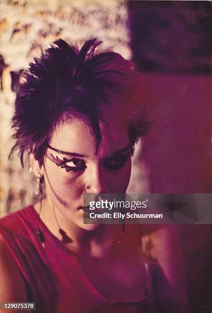 punkgirl in the late 70's - new wave stock pictures, royalty-free photos & images