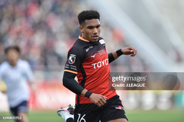 Dos Santos Castro of Nagoya Grampus in action during the J.League Meiji Yasuda J1 match between Nagoya Grampus and Yokohama FC at Paloma Mizuho...