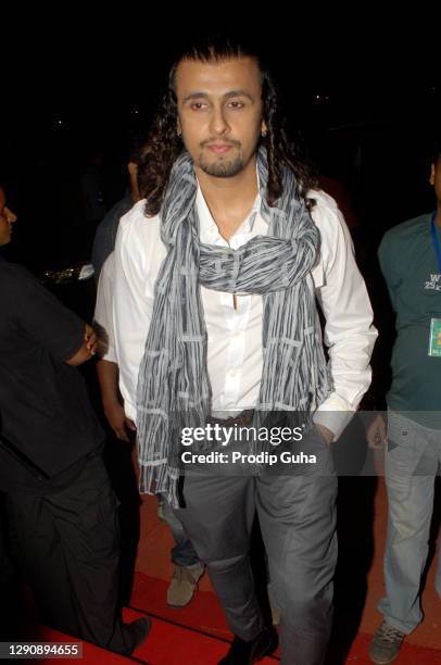 Sonu Nigam attends the Zee rishtey Awards ceremony on December 04, 2010 in Mumbai,India