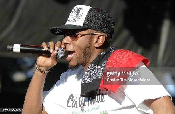 Mos Def Smiling 3,726 Mos Def Photos & High Res Pictures - Getty Images