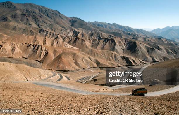 windy mountain road of ladakh. - national landmark stock pictures, royalty-free photos & images