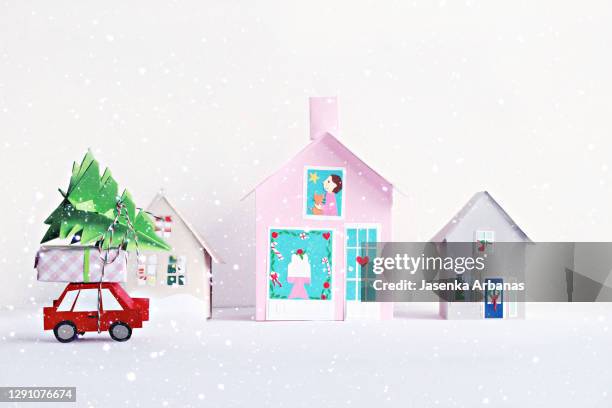 christmas  houses - hausmodell stock-fotos und bilder