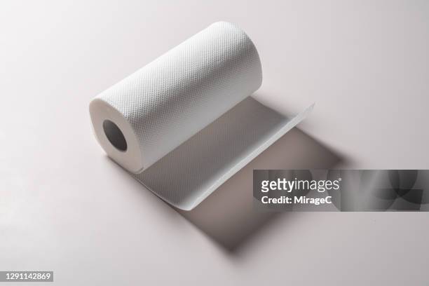 opened white paper towel - kitchen paper stockfoto's en -beelden