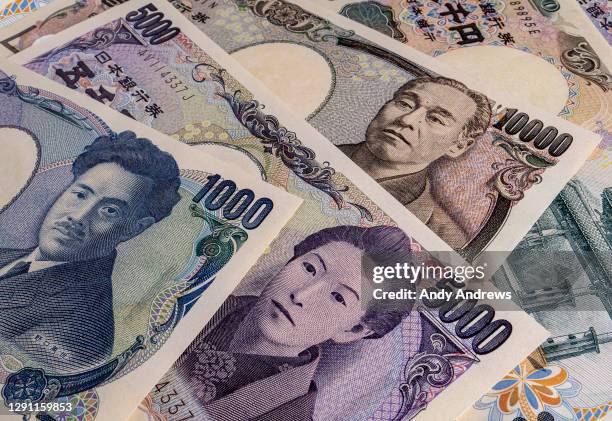 yen notes - five thousand yen note stock pictures, royalty-free photos & images