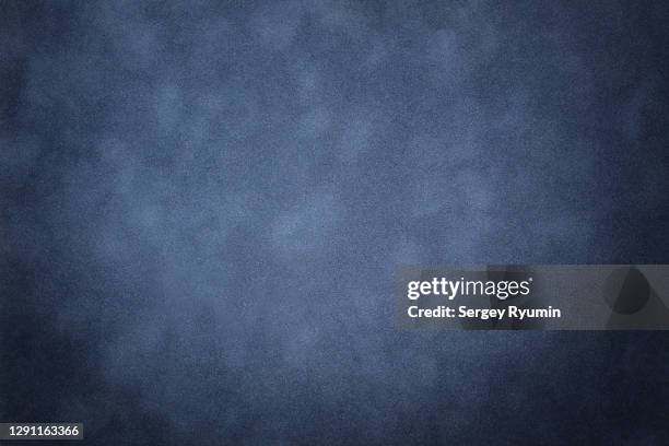 blue velvet with shadow - backdrop photos et images de collection