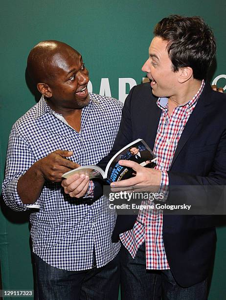 Jimmy Fallon Sign 94 Jimmy Fallon Signs Copies Of Thank You Notes Photos & High Res ...
