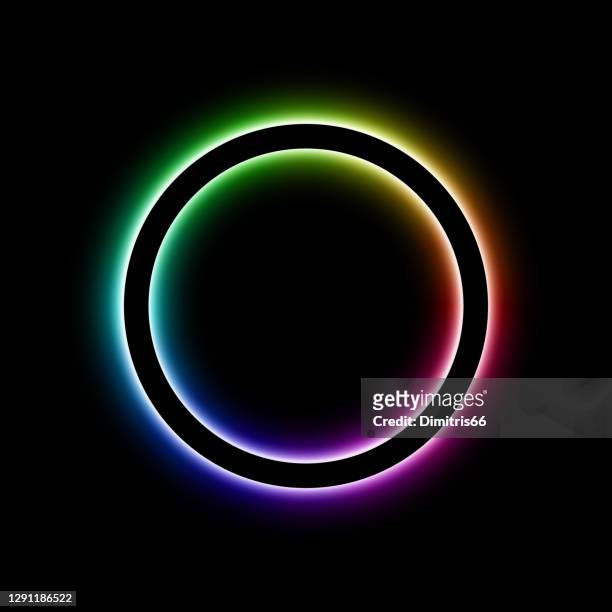 spektrum-ring auf dunklem hintergrund - neon speech bubble stock-grafiken, -clipart, -cartoons und -symbole