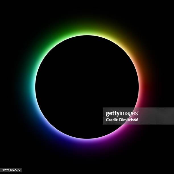 spektrumkreis auf dunklem hintergrund mit kopierraum - neon speech bubble stock-grafiken, -clipart, -cartoons und -symbole