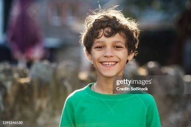 ritratto felice - solo bambini maschi foto e immagini stock