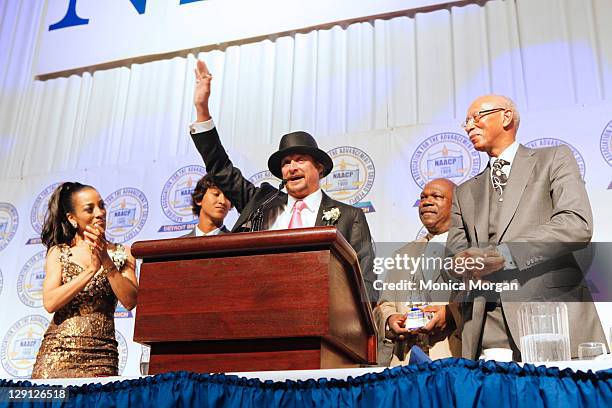 Kid Rock Robert James Ritchie Jr Photos and Premium High Res Pictures ...