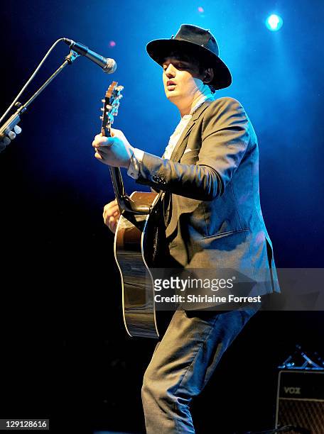 Pete Doherty performs at Manchester Academy on May 18, 2011 in Manchester, England.