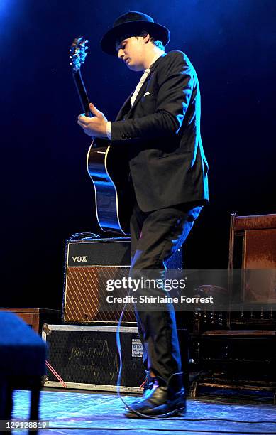 Pete Doherty performs at Manchester Academy on May 18, 2011 in Manchester, England.