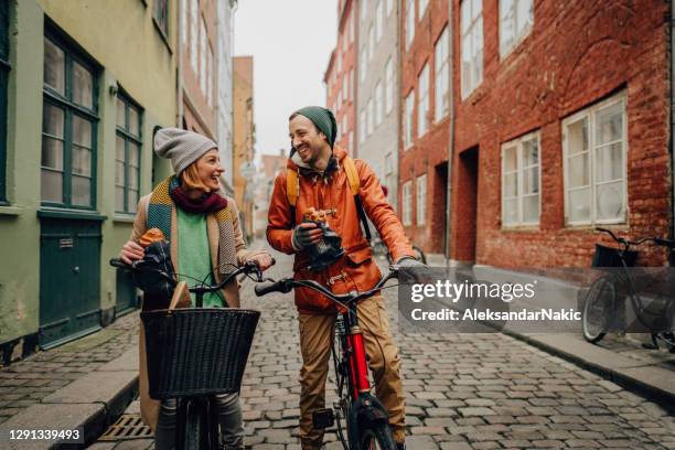 desayuno sobre la marcha - denmark fotografías e imágenes de stock