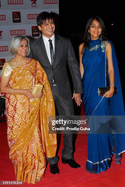 Yashodhara Oberoi, Vivek Oberoi and Priyanka Alva Oberoi attend the Star Screen Awards Ceremony on January 06, 2011 in Mumbai, India.