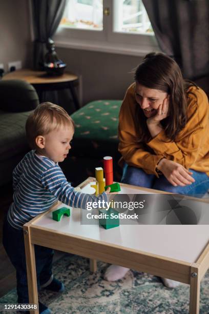 cosa stai costruendo? - i-love-you-frase-inglese foto e immagini stock