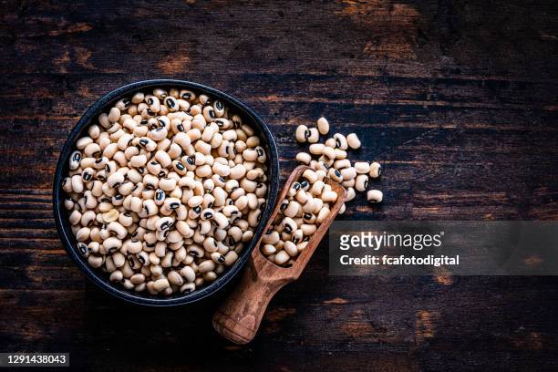 black-eyed peas in a bowl shot from above. copy space - black eyed peas food stock pictures, royalty-free photos & images