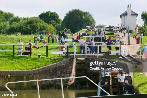 foxton locks on the grand union canal in leicestershire the longest series of locks in the uk. - grand union canal stock pictures, royalty-free photos & images