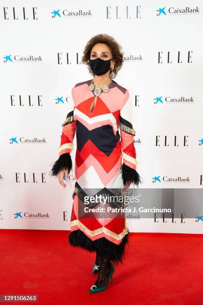 Nati Abascal wearing a face mask attends 'Elle 75th Anniversary' photocall at Centro Centro on December 15, 2020 in Madrid, Spain.