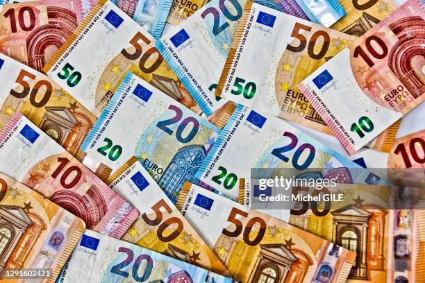 Billets Euros Photos and Premium High Res Pictures - Getty Images