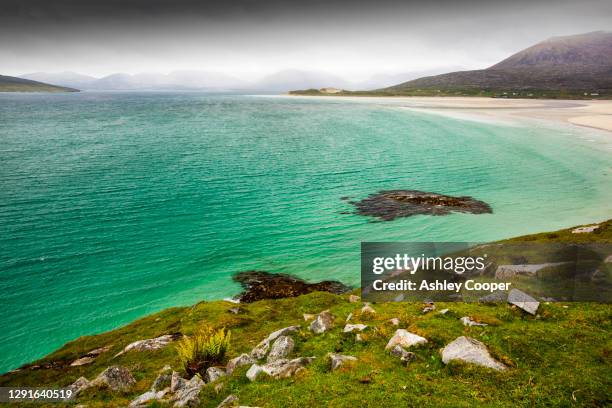 the famous luskentyre beach on the isle of harris, outer hebrides, scotland, uk. - insel harris stock-fotos und bilder
