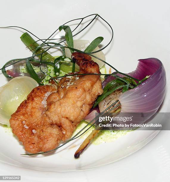lamb sweetbreads with onions - sweetbread stock pictures, royalty-free photos & images