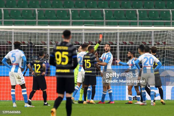 Lorenzo Insigne of Napoli receives a red card during the Serie A match between FC Internazionale and SSC Napoli at Stadio Giuseppe Meazza on December...
