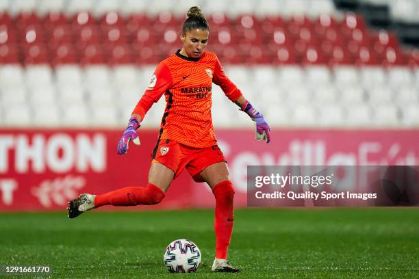 Noelia Ramos of Sevilla FC in action during the Liga Iberdrola match between Sevilla FC Femenino and Levante UD Femenino at Ciudad Deportiva Ramon...