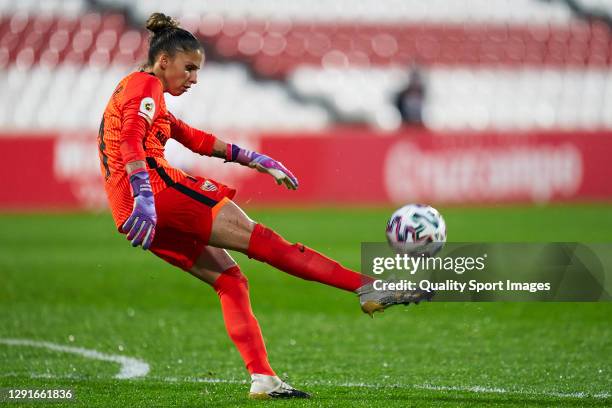 Noelia Ramos of Sevilla FC in action during the Liga Iberdrola match between Sevilla FC Femenino and Levante UD Femenino at Ciudad Deportiva Ramon...