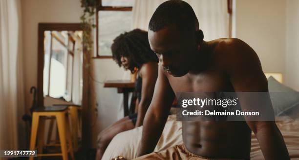 se necesita más que intimidad física para conectar a una pareja - infidelidad fotografías e imágenes de stock