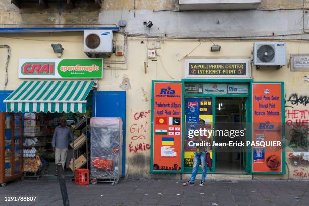 Emigration, magasins ethniques, 16 juin 2014, Naples, Italie