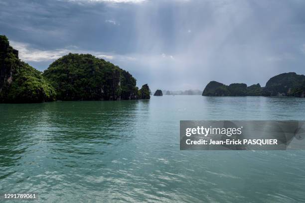 Paysage, 22 juillet 2013, Baie d'Halong, Viet-Nam