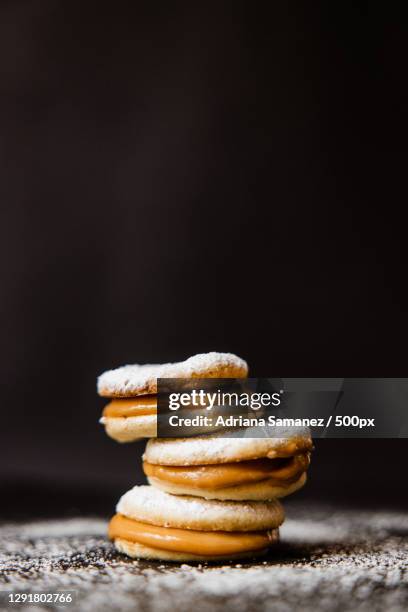 dulce de leche sandwich cookies,lima,peru - alfajores foto e immagini stock