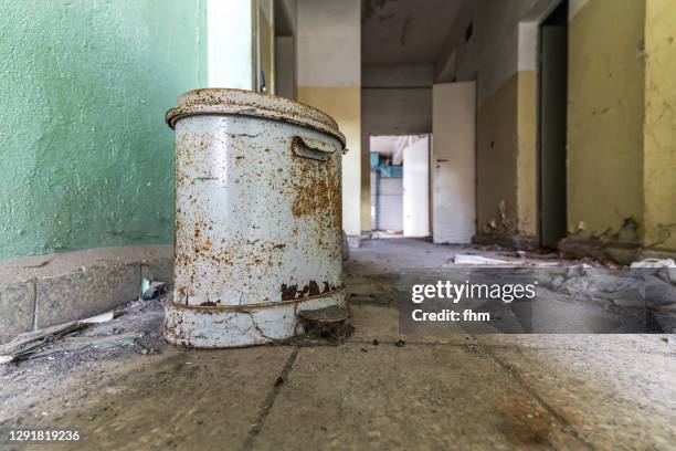 Rusted Trash Can Photos and Premium High Res Pictures - Getty Images