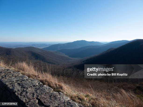 blue ridge mountains scenic in late fall - skyline drive virginia fotografías e imágenes de stock