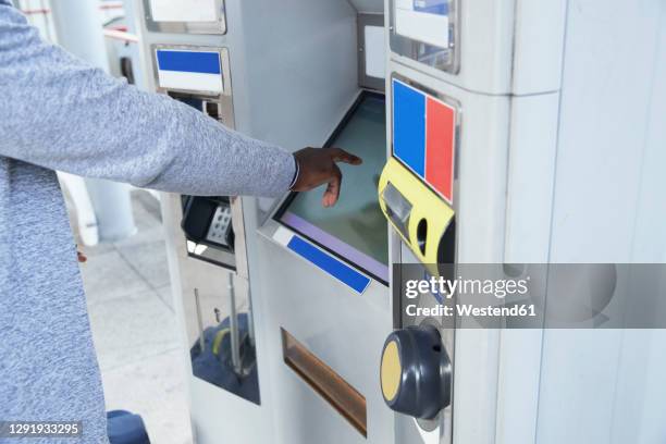 Ticket Machine Using 3,330 Using Ticket Machine Stock Photos, High-Res Pictures, and Images ...