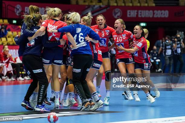 Team of Norway celebrating the win during the Women's EHF Euro 2020 match between Norway and Denmark at Jyske Bank Boxen on december 18, 2020 in...