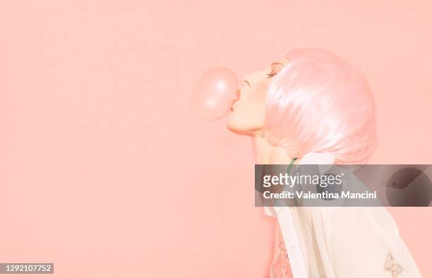 bubble girl - musica pop foto e immagini stock